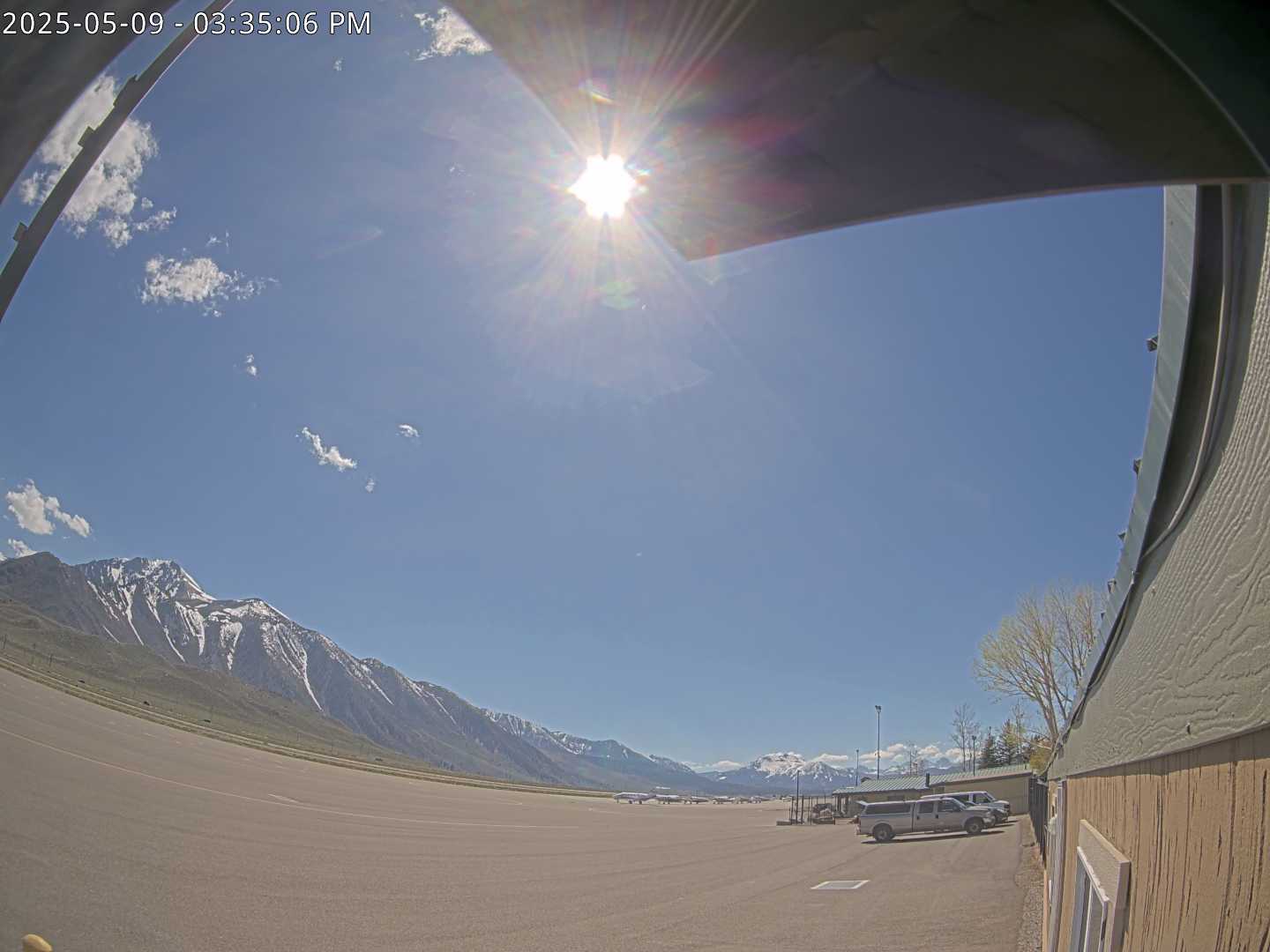 West View - Mammoth Yosemite Airport Webcams (MMH)