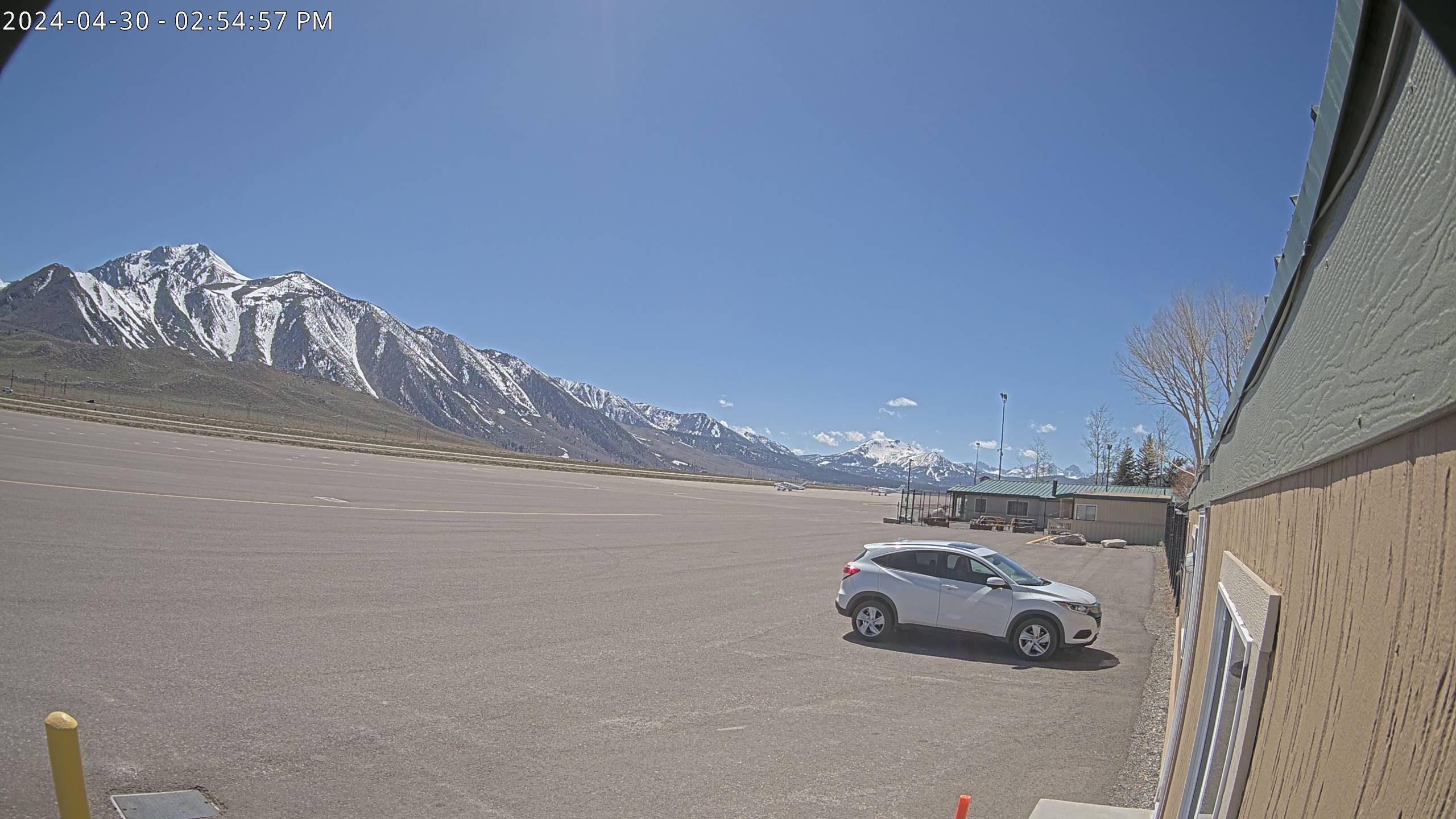 Window-cast from the Mammoth Lakes Airport Webcam